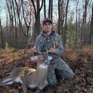 Meet your Posher, Levi